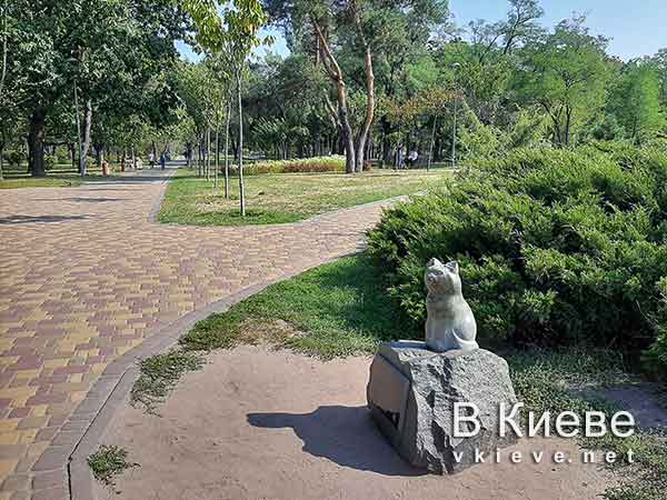 Памятник коту Тяпе в Киеве